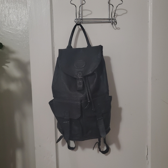 Vintage Leather Backpack, Black - Picture 6 of 7